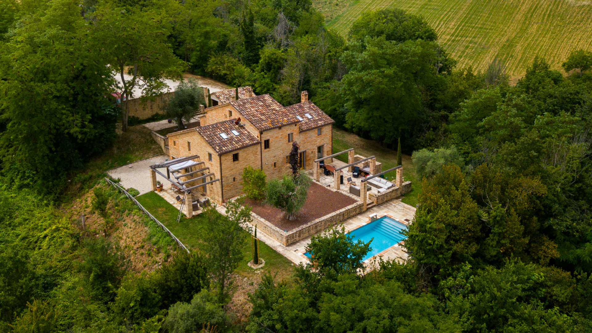 CASALI  RUSTICI IN VENDITA NELLE MARCHE, CASALE RUSTICO NELLE MARCHE, RUSTICO NELLE MARCHE