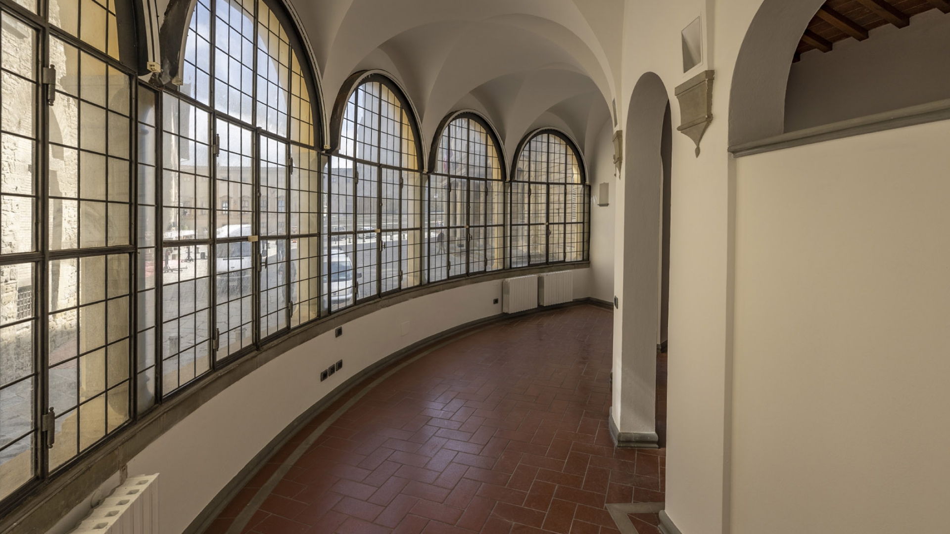 APPARTAMENTI  IN VENDITA AD AREZZO, ATTICI DI LUSSO CON TERRAZZO, VENDESI CASA CON GIARDINO E GARAGE