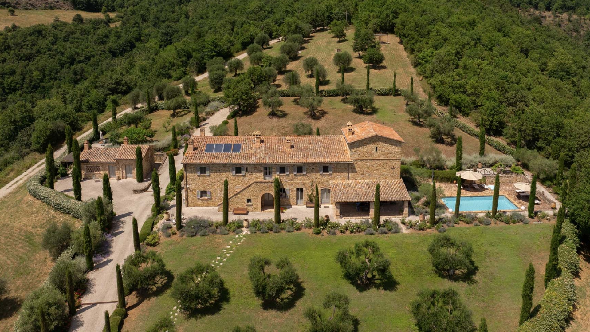 CASALI RUSTICI IN VENDITA AD AREZZO, CASALE RUSTICO AD AREZZO  