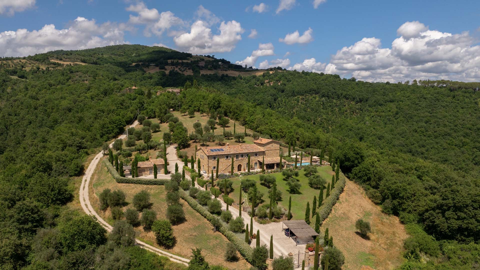 CASALI RUSTICI IN VENDITA AD AREZZO, CASALE RUSTICO AD AREZZO  