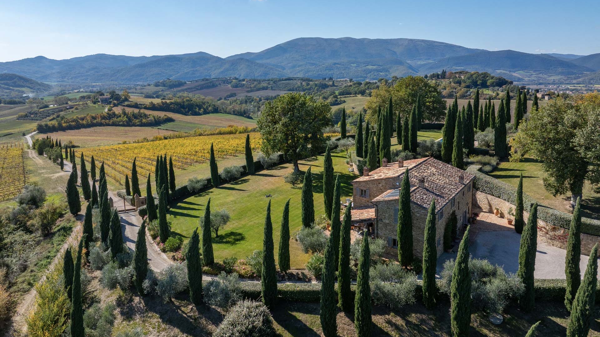 CASALI RUSTICI IN VENDITA A CITTA DI CASTELLO, CASA IN CAMPAGNA VALTIBERINA UMBRIA