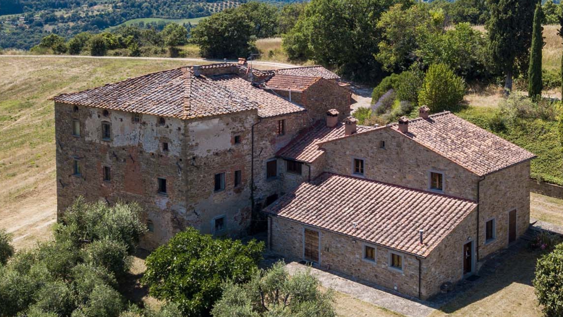 CASALE RUSTICO DA RISTRUTTURARE IN VENDITA UMBRIA, RUDERE PROGETTO DI RESTAURO