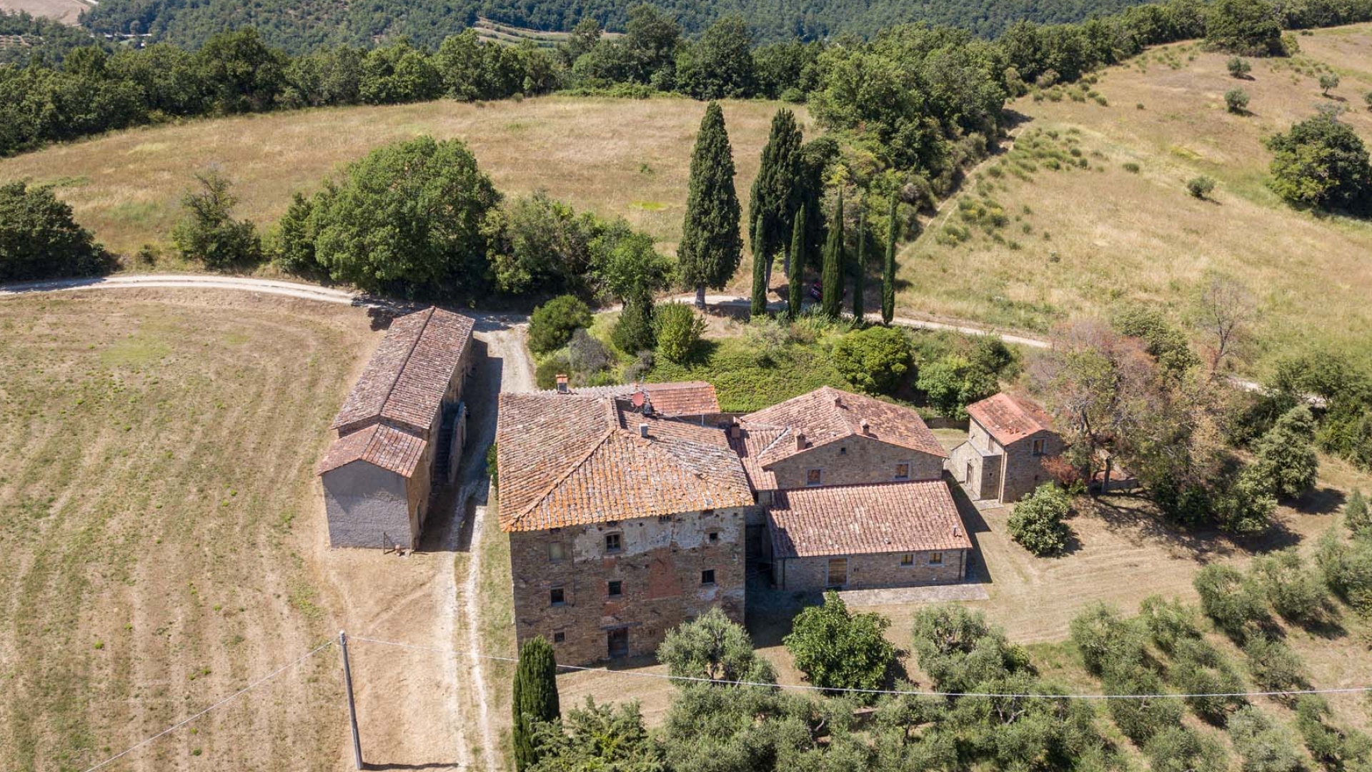 CASALE RUSTICO DA RISTRUTTURARE IN VENDITA UMBRIA, RUDERE PROGETTO DI RESTAURO