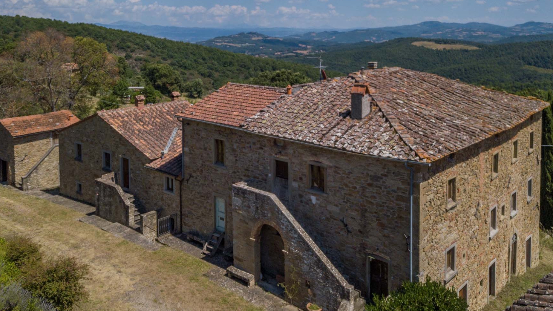 CASALE RUSTICO DA RISTRUTTURARE IN VENDITA UMBRIA, RUDERE PROGETTO DI RESTAURO