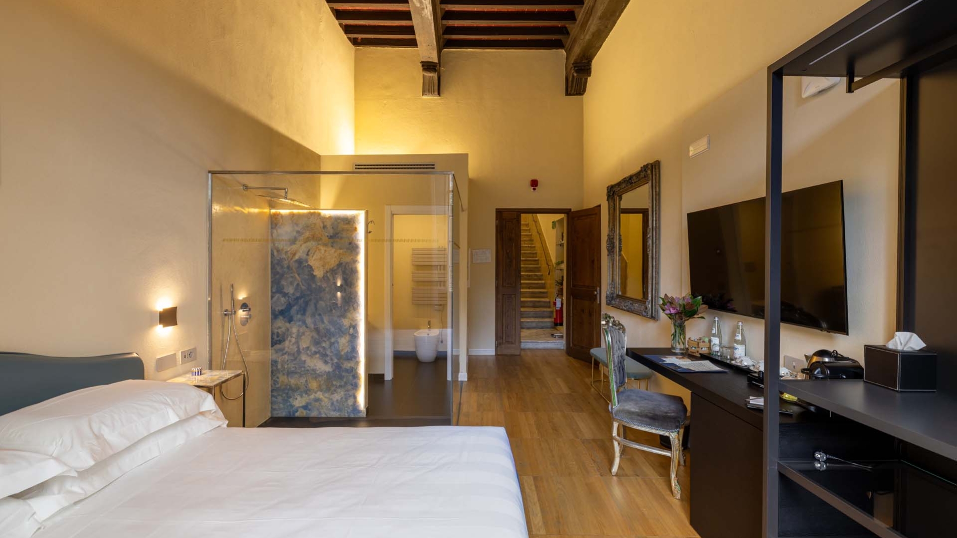 HOTEL IN VENDITA A SIENA