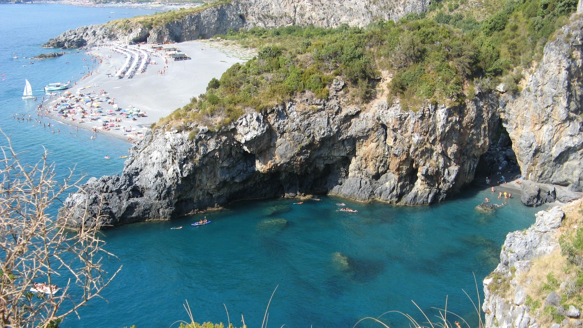 VILLE VISTA MARE, APPARTAMENTI DI PREGIO E AZIENDE AGRICOLE IN VENDITA IN CALABRIA