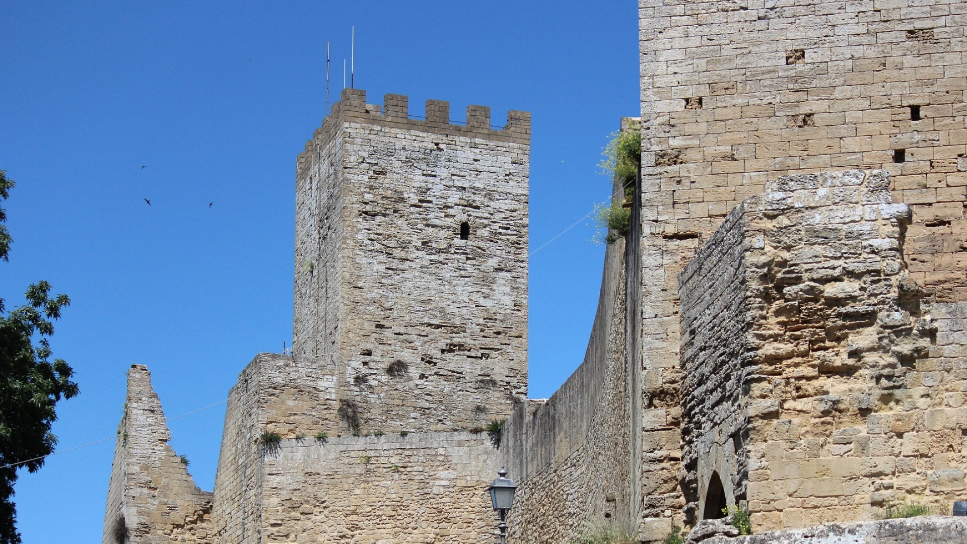 ENNA: VILLE, CASALI E AGRITURISMI IN VENDITA, SICILIA