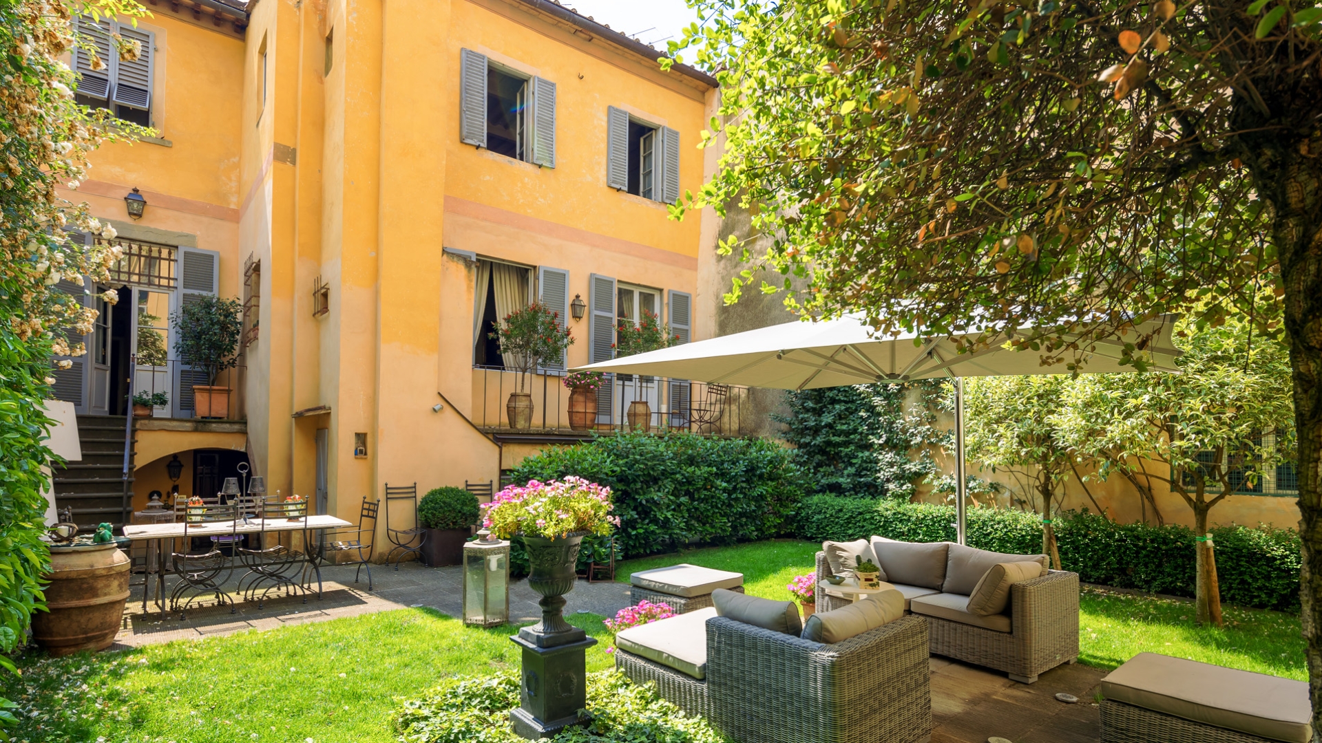 PROPERTIES FOR SALE CORSO ITALIA, AREZZO: TOWNHOUSES, APARTMENTS AND FLATS
