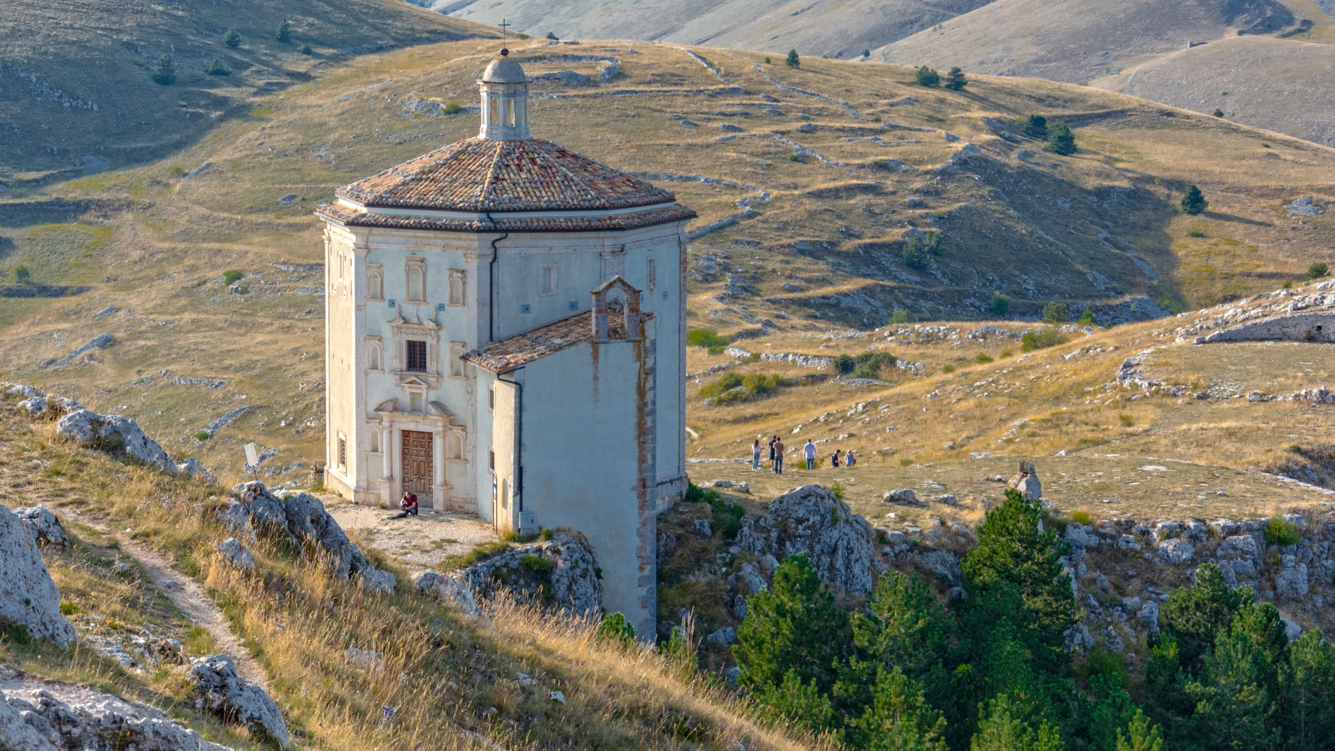 VILLE, CASE DI CAMPAGNA E TENUTE IN VENDITA A TERAMO, ABRUZZO