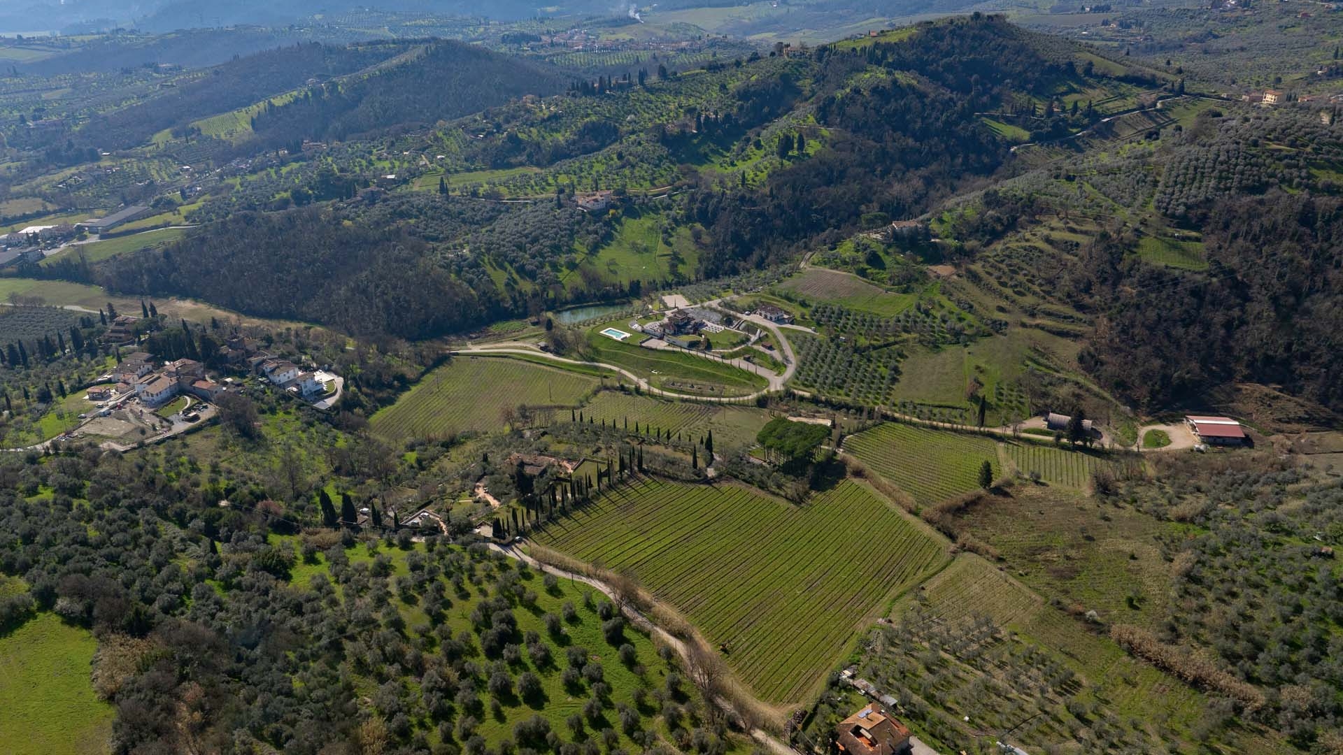 IMMOBILI DI PREGIO, VILLE, CASALI E AZIENDA AGRICOLE IN VENDITA A PRATO