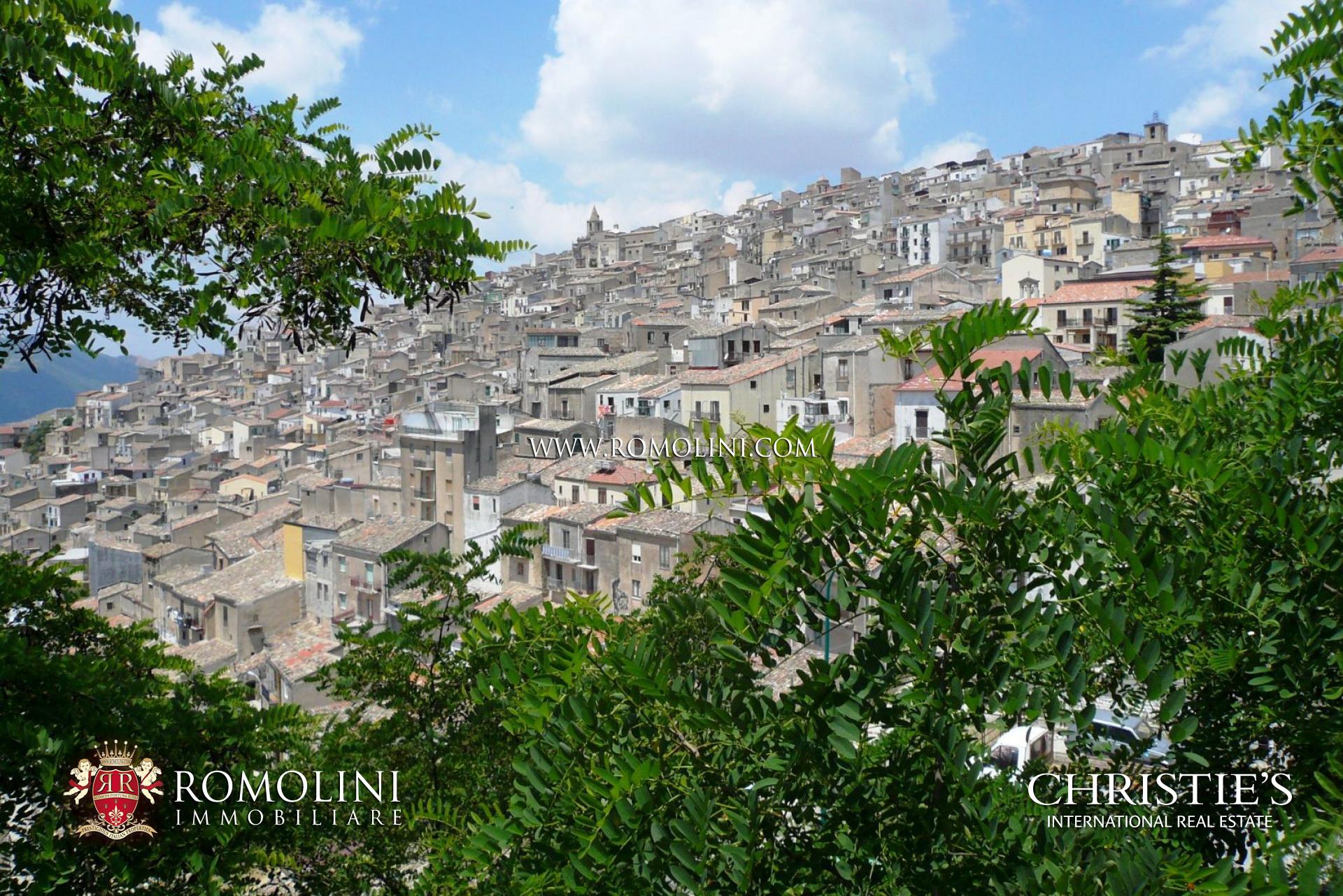 SICILIA - VILLE E IMMOBILI DI PRESTIGIO IN VENDITA