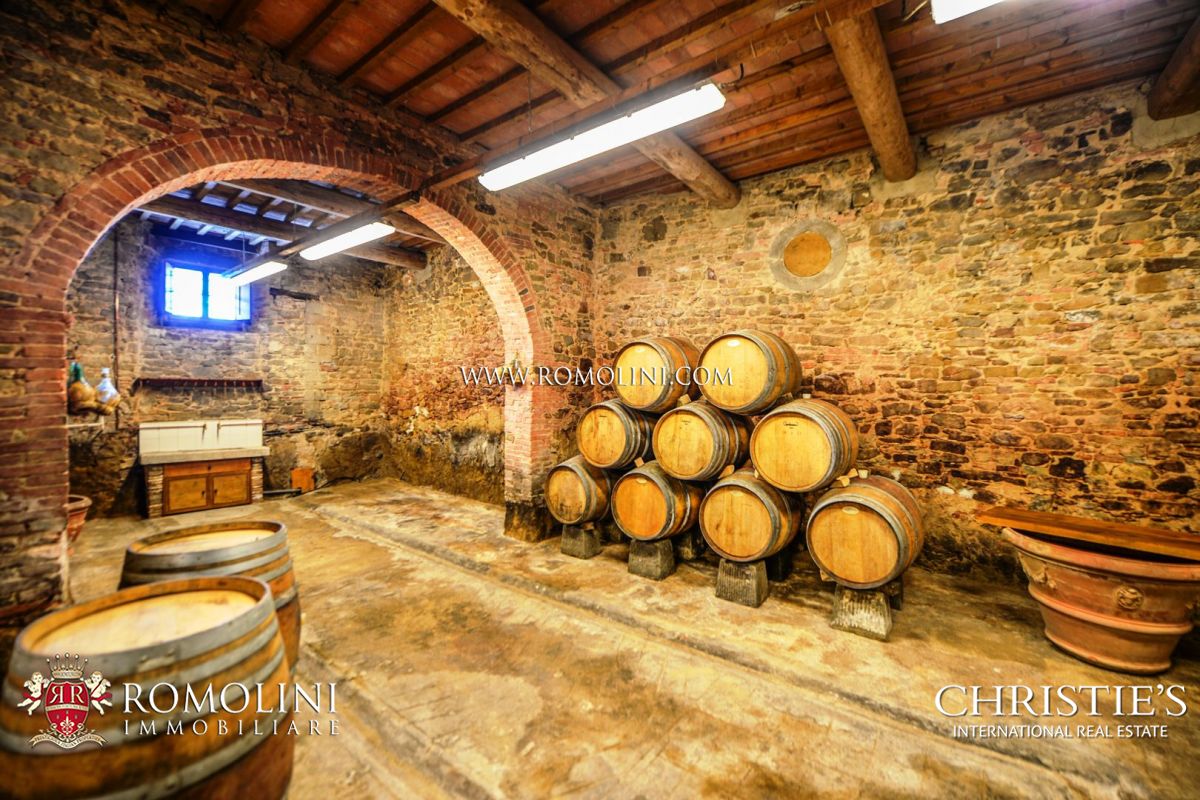 FATTORIA IN VENDITA IN ITALIA