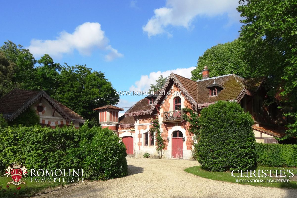 MAISON DE CAMPAGNE IN VENDITA, FRANCIA - COGNAC