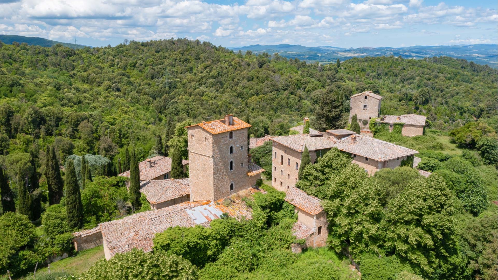 TORRE MEDIEVALE IN VENDITA