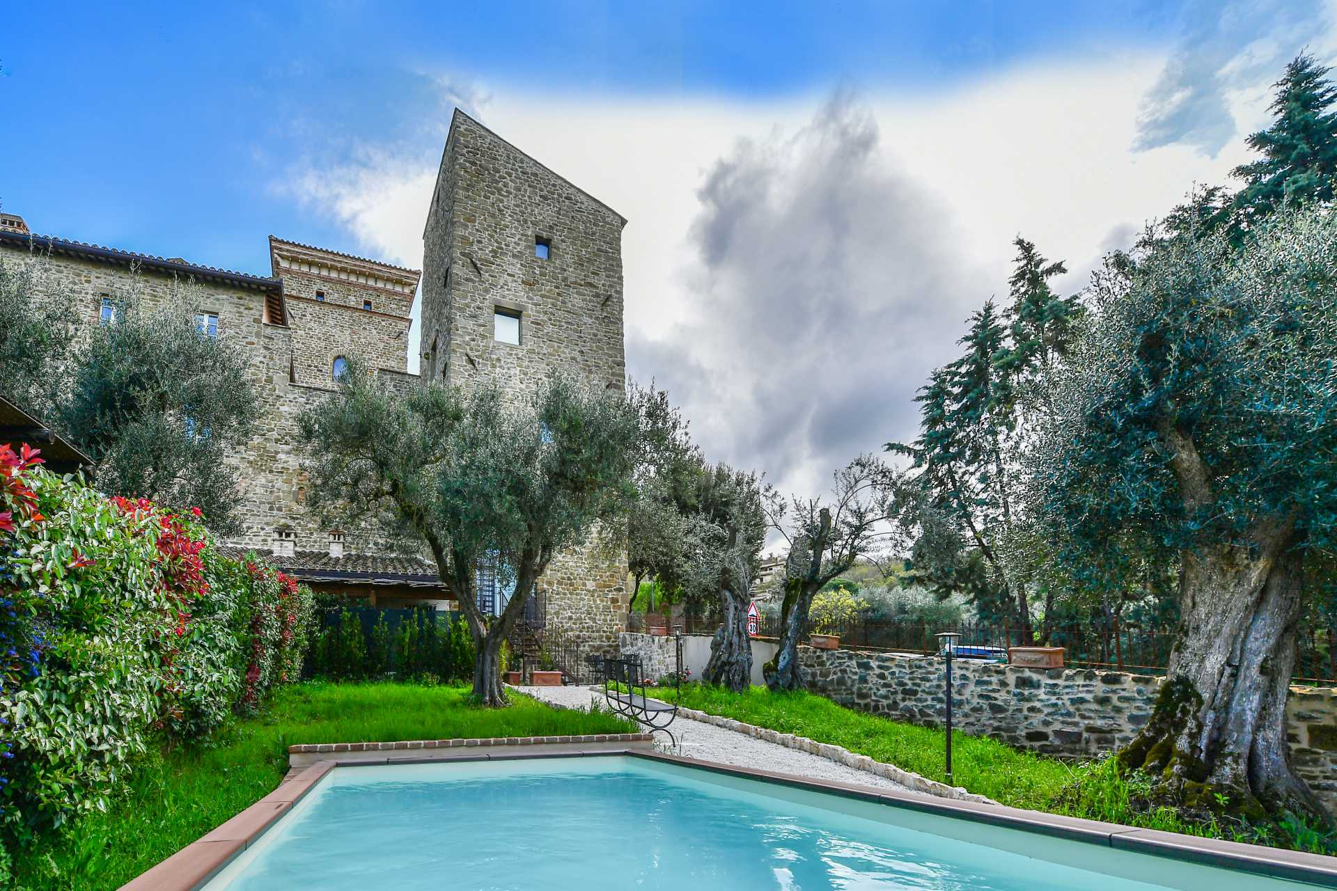 TORRE MEDIEVALE IN VENDITA